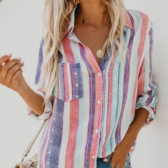 Tuscan Skies Button Up Top - Picture 6 of 7